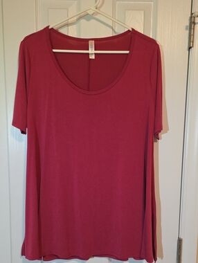 LuLaRoe Short Sleeve Scoop Neck Top - Raspberry Pink